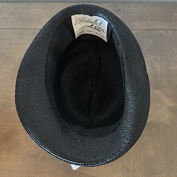 Vintage M’sieu Leon black cloche hat with white detail - Picture 7 of 9